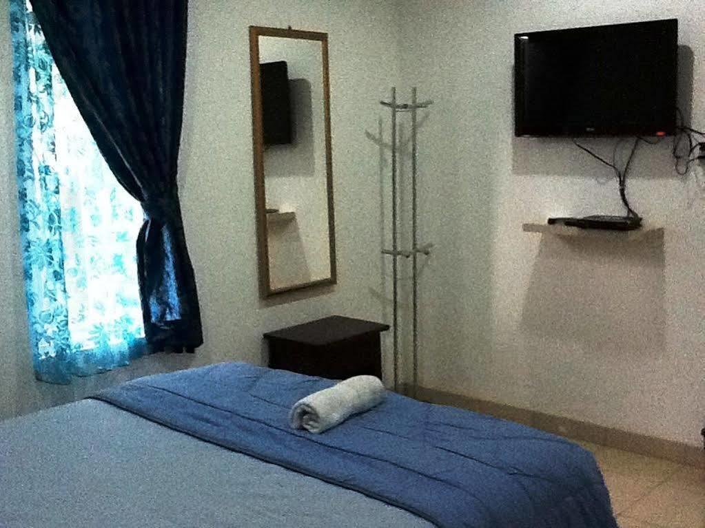 Pondok Malabar Guest House Jakarta Exterior photo