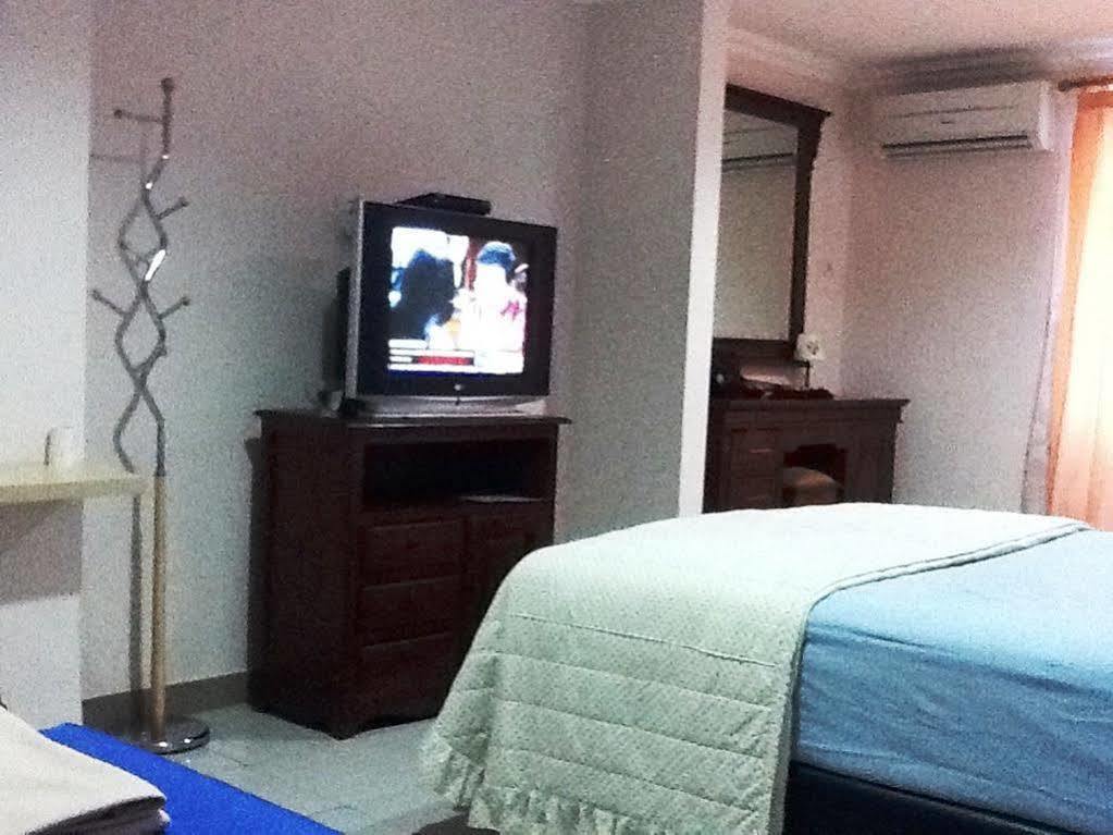 Pondok Malabar Guest House Jakarta Exterior photo