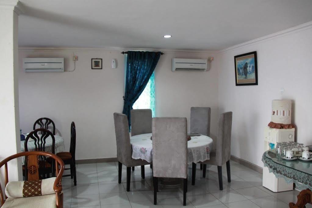 Pondok Malabar Guest House Jakarta Exterior photo